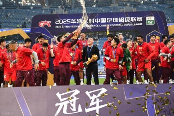 开云-上港0比6惨败泽尼特，或让球队中卫加速引进新外援，值得期待